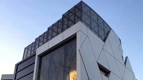 沈陽(yáng)鋁單板幕墻廠家,塑造城市風(fēng)貌,展現(xiàn)品質(zhì)魅力!